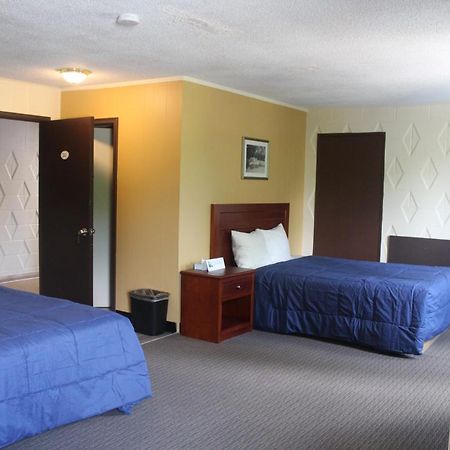 Esterhazy Motor Hotel Экстерьер фото