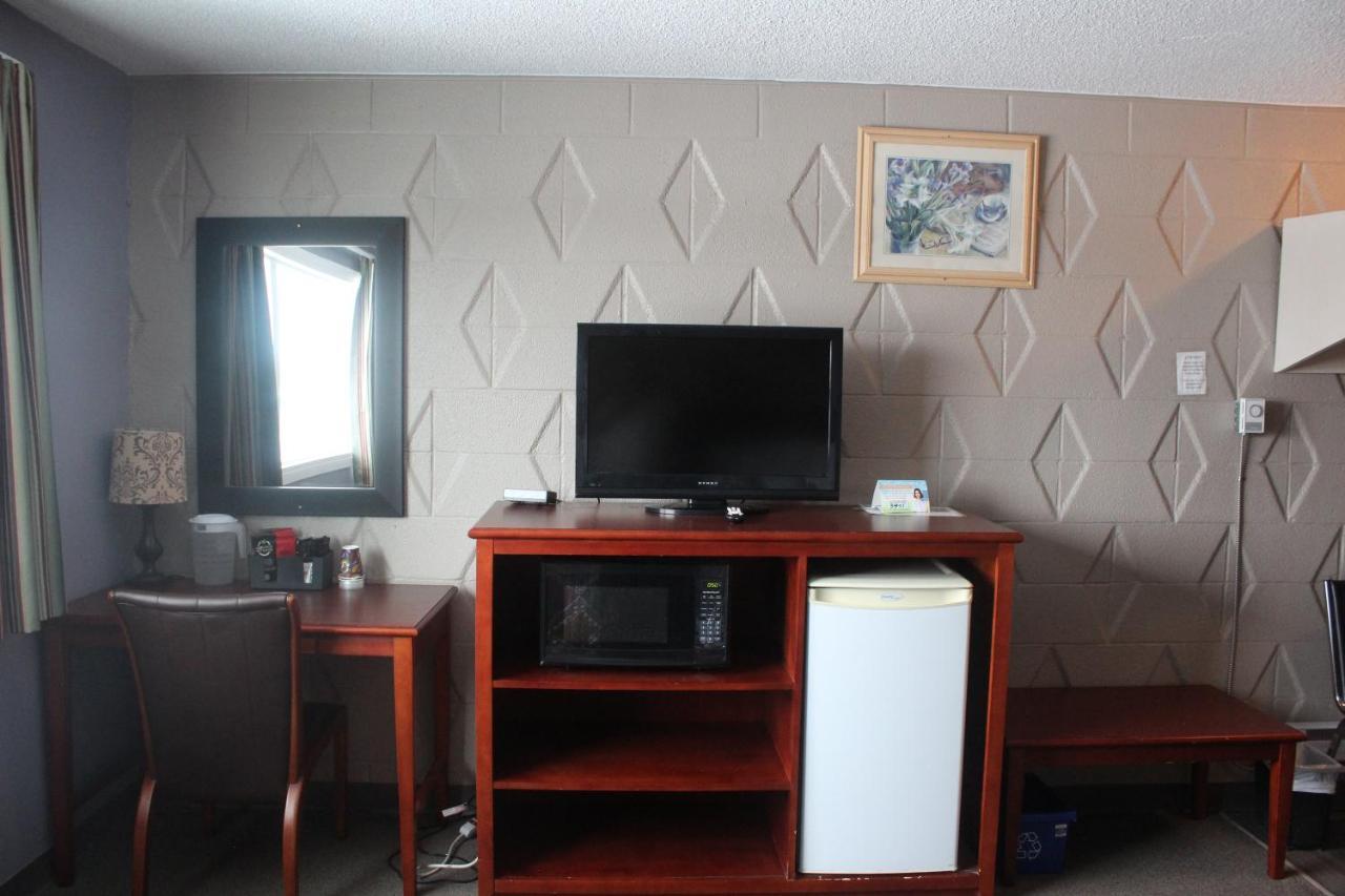 Esterhazy Motor Hotel Экстерьер фото