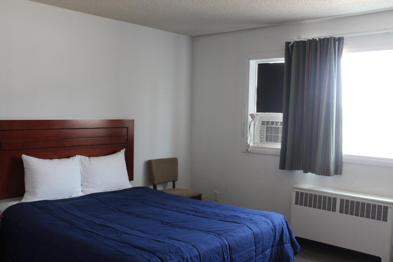 Esterhazy Motor Hotel Экстерьер фото