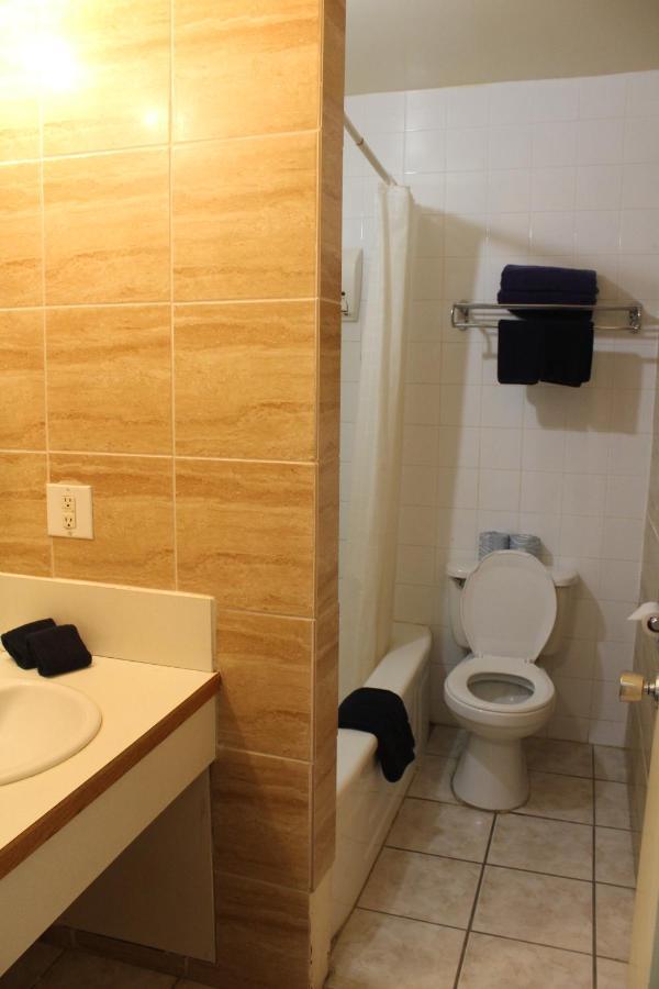 Esterhazy Motor Hotel Экстерьер фото