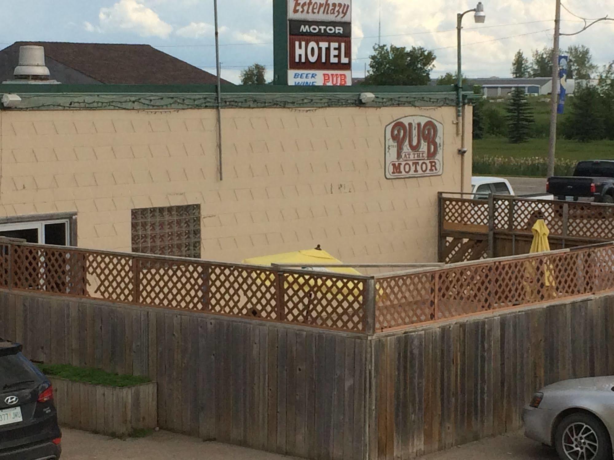 Esterhazy Motor Hotel Экстерьер фото